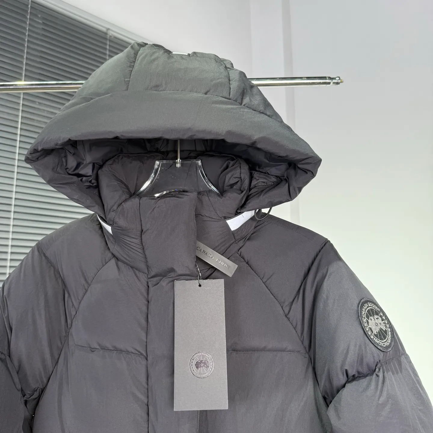 P880 High-end quality 𝑪𝒂𝒏𝒂𝒅𝒂 𝑮𝒐𝒐𝒔𝒆｜Canada Goose Black Label 𝗝𝘂𝗻𝗰𝘁𝗶𝗼𝗻 Series Capsule Short Down Jacket/Ouyang Nana Generation/Same Style for Men and Women 𝗦𝗶𝘇𝗲: 𝗫𝗦 𝗦 𝗠 𝗟 𝗫𝗟 𝗫𝗫𝗟 Product color: black, pure white, off-white, cherry blossom pink, green, brown, Coding: 𝟬𝟬𝟬𝟲𝟭𝟬𝗖